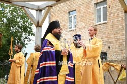 Архиепископ Егорьевский Матфей совершил молебен на месте основания храма при Академии