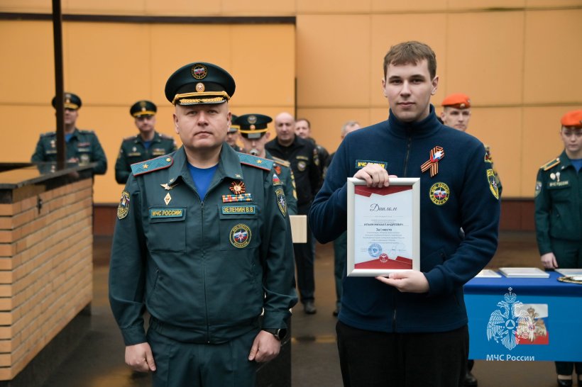 На плацу Академии состоялось построение постоянного и переменного состава
