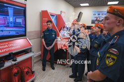 В рамках ознакомительной программы для гостей из МБОУ СОШ № 3 села Хороль Приморского края состоялась экскурсия