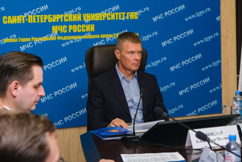 В Санкт-Петербурге обсудили вопросы научно-технического взаимодействия МЧС России с образовательными и научными организациями 