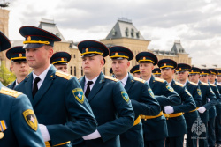 На Красной площади вручили дипломы выпускникам двух вузов МЧС России