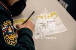 Курсанты Академии приняли участие в добровольческих акциях «Новогодняя открытка» и «Письмо солдату»
