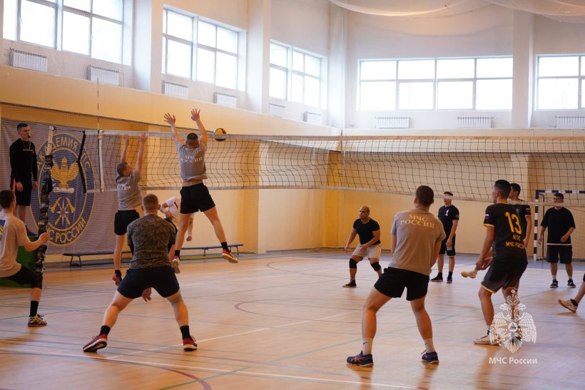 В Академии в рамках Спартакиады завершились соревнования по волейболу, приуроченные к 90-летию вуза