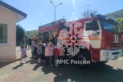 Курсанты Академии провели открытый урок для учеников начальных классов