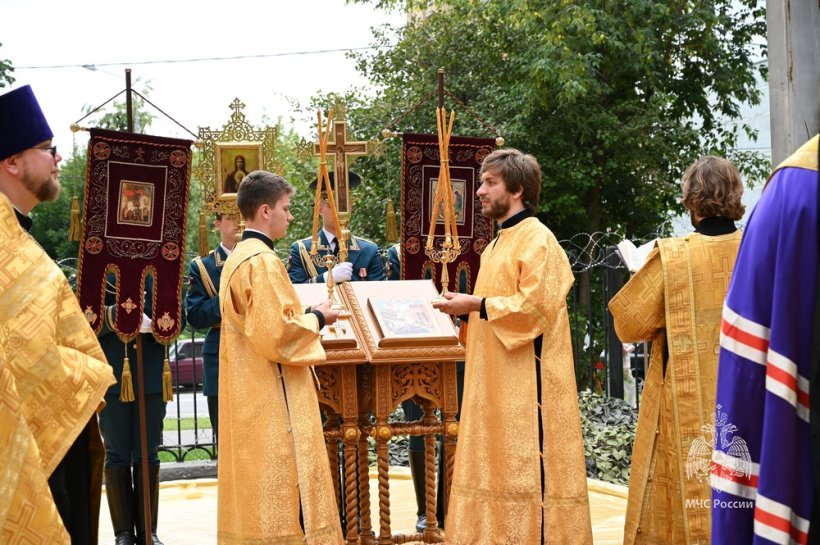 Архиепископ Егорьевский Матфей совершил молебен на месте основания храма при Академии