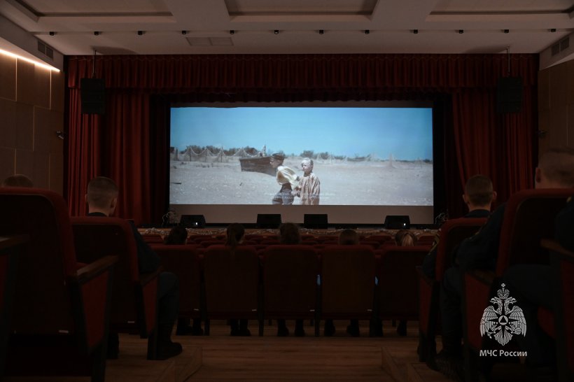 Личный состав Академии ГПС МЧС России познакомился с картиной «Повелитель ветра» режиссёра Игоря Волошина