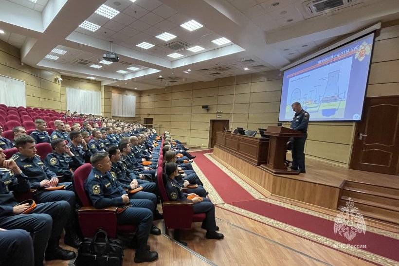 Курсанты выпускных курсов встретились с представителями СУ ФПС № 72 МЧС России и ГУ МЧС России по г. Москве