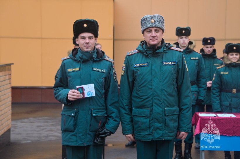 На плацу Академии состоялось построение переменного и постоянного состава