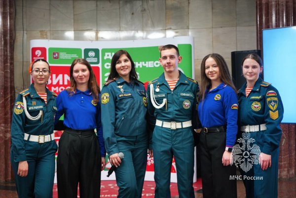 Солисты вокального коллектива Академии выступили для москвичей и гостей столицы