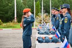 Первокурсникам Академии вручили оранжевые береты