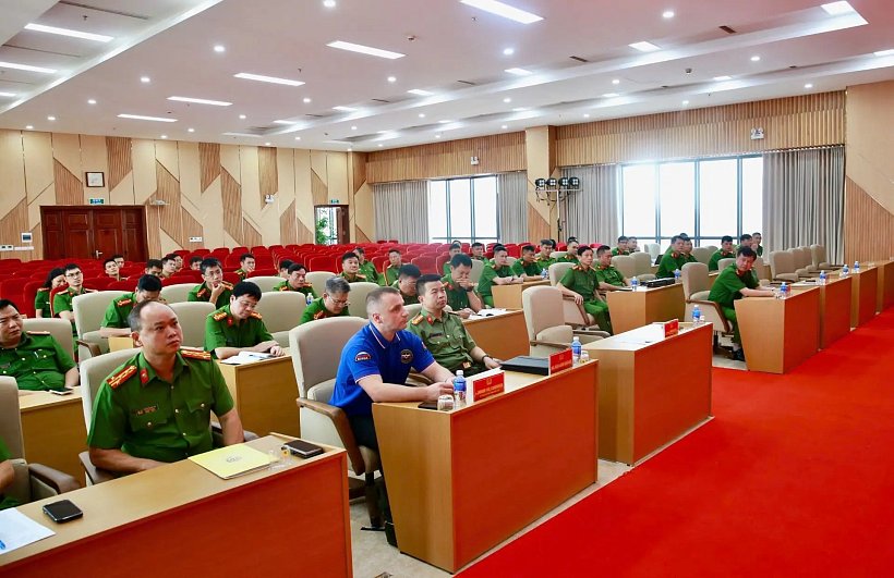 В Ханое прошли занятия по пожаротушению