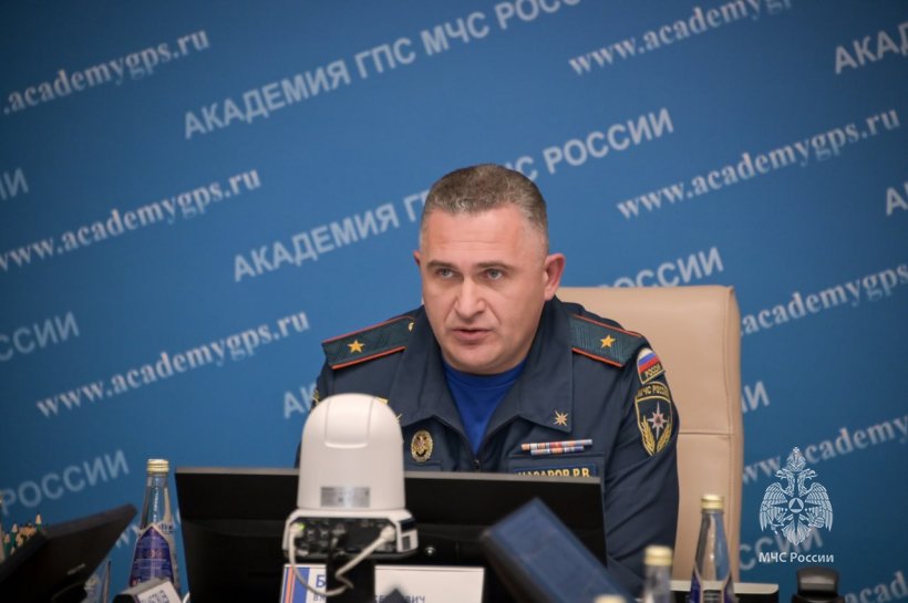 Заместитель главы МЧС России Вячеслав Бутко встретился со слушателями Академии