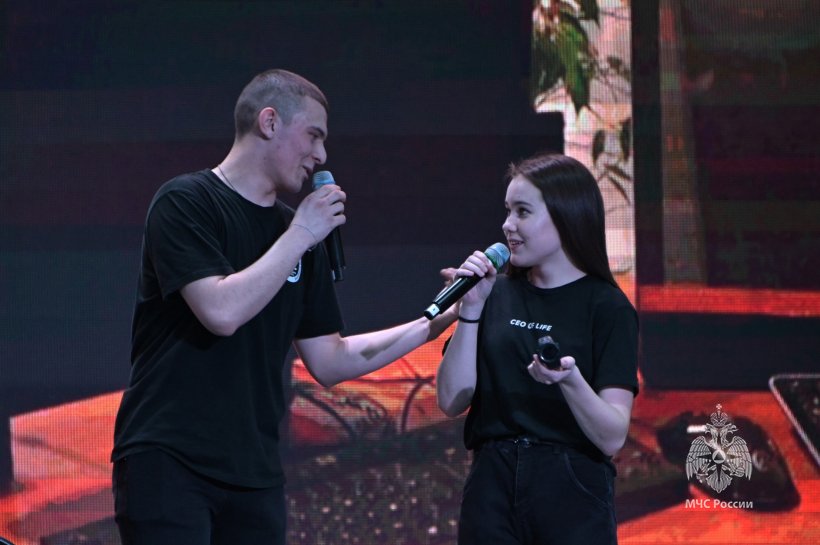 В большом академическом зале Академии состоялся фестиваль команд «Клуба веселых и находчивых».