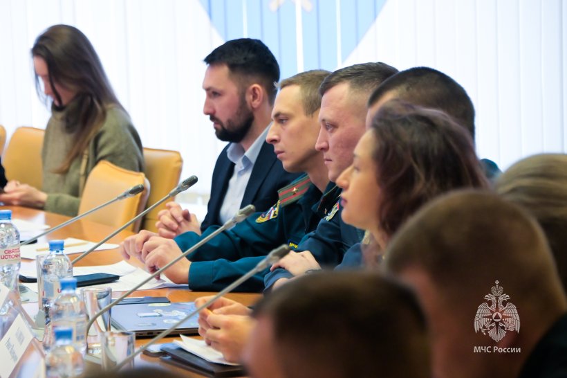 В МЧС России прошло первое заседание Совета молодых ученых