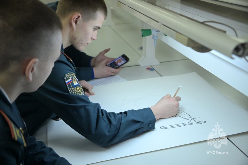 Курсанты сошлись в творческом поединке