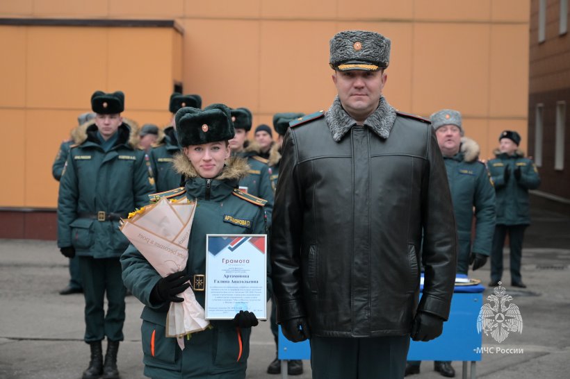 На плацу состоялось ежемесячное построение постоянного и переменного состава Академии