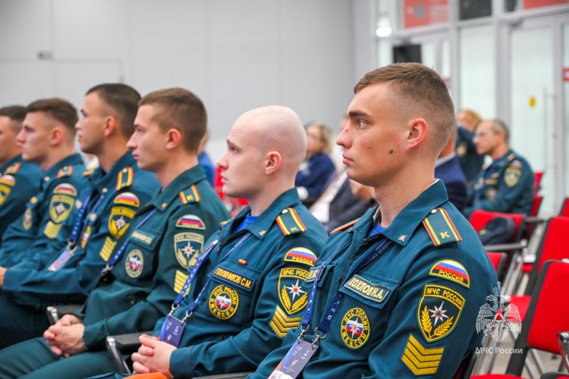 В МЧС России обсудили развитие системы подготовки кадров и совершенствование образовательных организаций