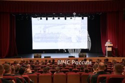 Правнучка маршала Жукова встретилась с обучающимся вузов МЧС России 