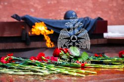 Личный состав Академии возложил цветы к Могиле Неизвестного в Александровском саду
