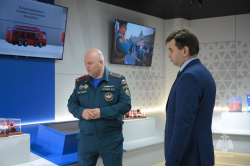 Заместитель Министра МЧС России Роман Курынин ознакомился с учебно-материальной базой Академии 