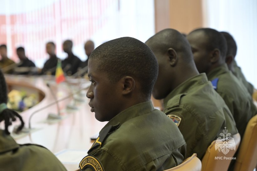 В Академии состоялся выпуск слушателей специального факультета по работе с иностранными гражданами