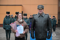 На плацу состоялось ежемесячное построение постоянного и переменного состава Академии