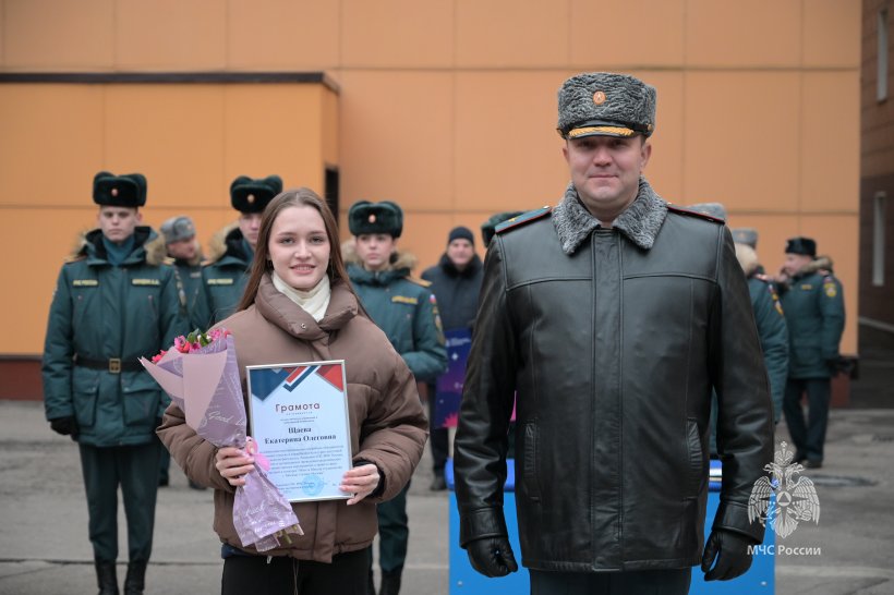 На плацу состоялось ежемесячное построение постоянного и переменного состава Академии