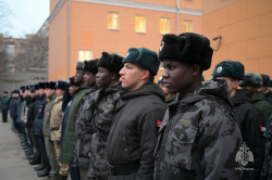 На плацу состоялось ежемесячное построение постоянного и переменного состава Академии