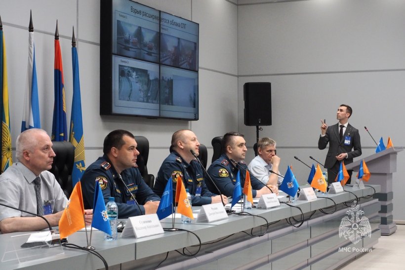 Личный состав Академии принимает участие в деловой программе Салона «Комплексная безопасность – 2024» 