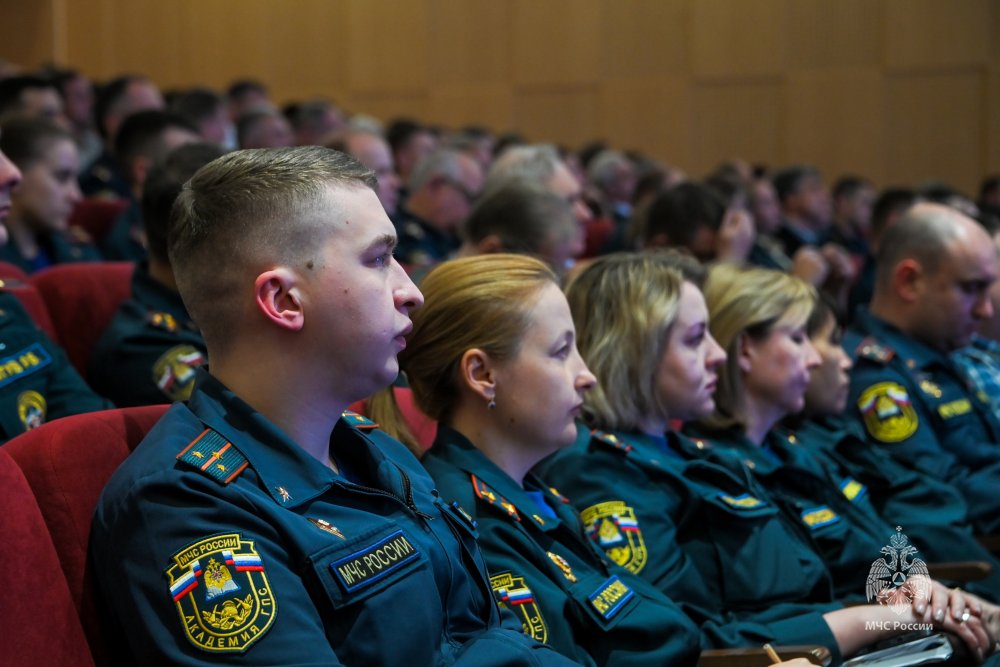 От аттестации спасателей до технологий ИИ: в Академии обсудили развитие образования