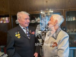 Личный состав Академии поздравил ветеранов с Днем Победы