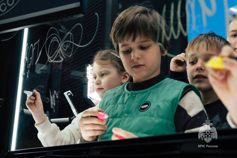 В Академии ГПС МЧС России побывали дети защитников Отечества