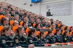 В Академии прошла торжественная линейка, посвященная Дню знаний