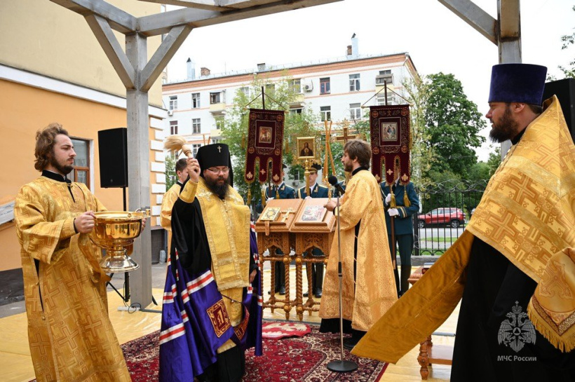 Архиепископ Егорьевский Матфей совершил молебен на месте основания храма при Академии