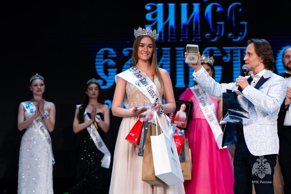Обучающиеся Академии завоевали семь титулов на конкурсе «Мисс Единство»