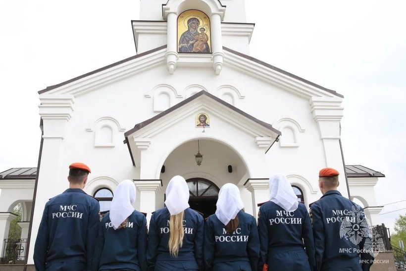 Личный состав Академии принял участие в торжественном молебне к праздникам российских пожарных