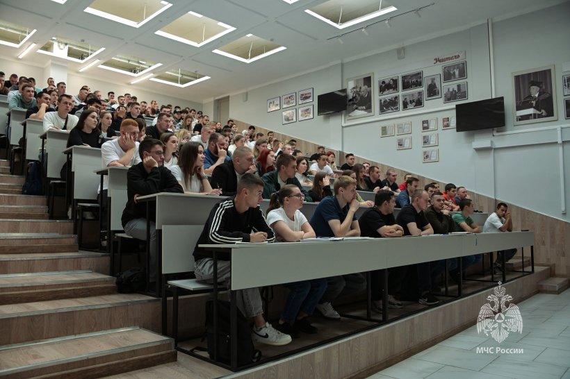 В Академии продолжаются вступительные испытания для лиц, поступающих по программам высшего образования заочной формы обучения