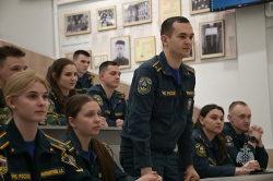 Личный состав Академии встретился с руководителем Республиканского поискового объединения «Донбасс», военным историком и боевым офицером Александром Мальцевым
