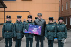На плацу состоялось ежемесячное построение постоянного и переменного состава Академии