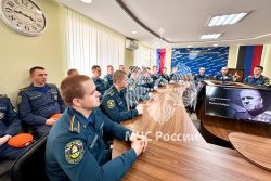 Правнучка маршала Жукова встретилась с обучающимся вузов МЧС России 