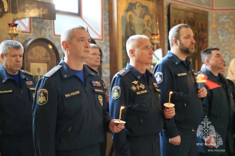Личный состав Академии принял участие в торжественном молебне к праздникам российских пожарных