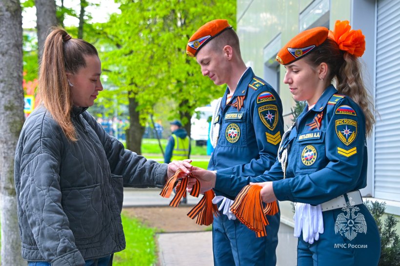 Курсанты вуза приняли участие в церемонии возложения цветов в дань памяти всем воинам Великой Отечественной войны