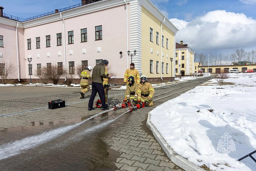 Специалисты двух вузов МЧС России провели экспериментальные исследования насосно-рукавных систем