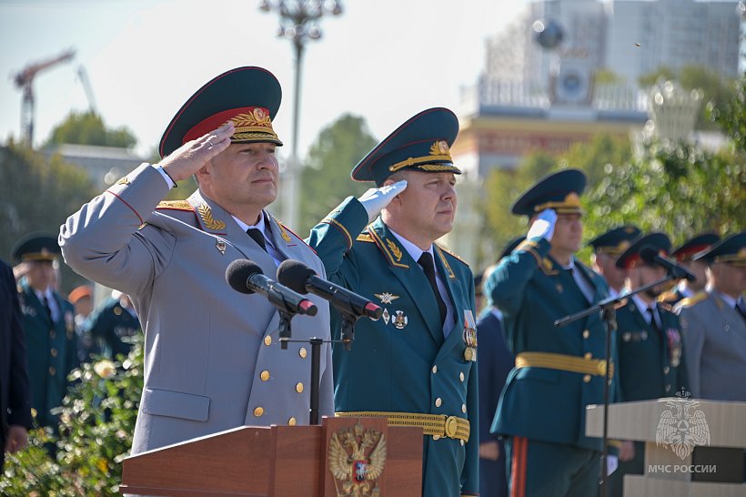Курсанты и студенты Академии приняли Присягу и дали торжественную Клятву