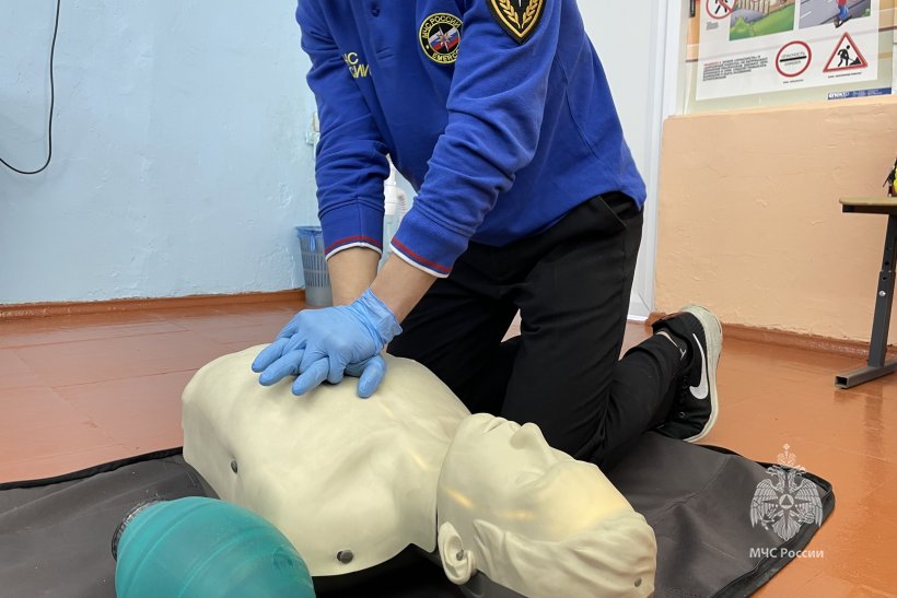 Студенты Академии провели кадетам МБОУ «Веселёвской средней общеобразовательной школы» урок по основам первой помощи 