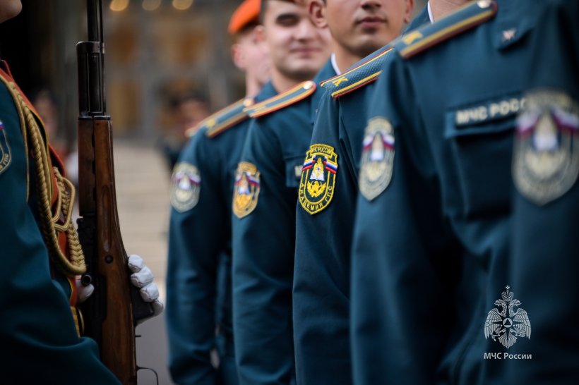 Под флагом единой страны
