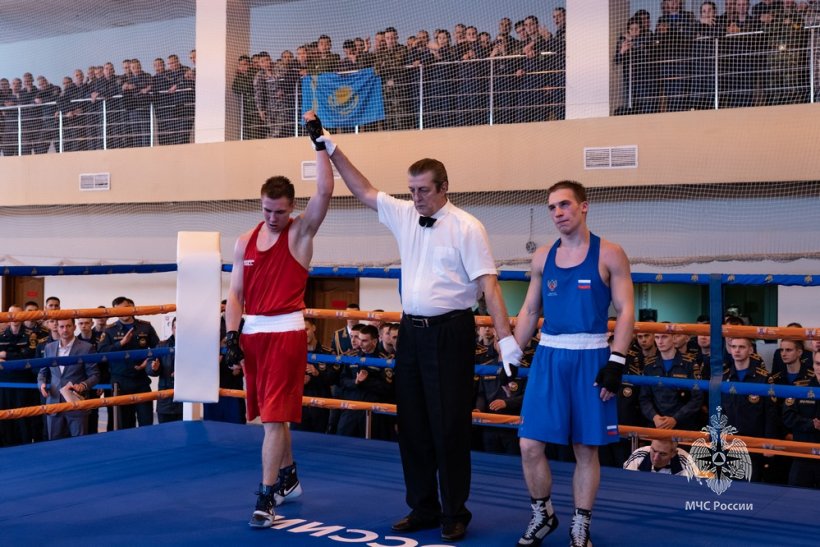 Сегодня прошёл первый открытый чемпионат Академии МЧС России по боксу