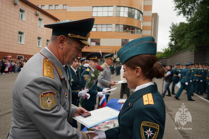 В Академии ГПС МЧС России состоялся выпуск молодых специалистов