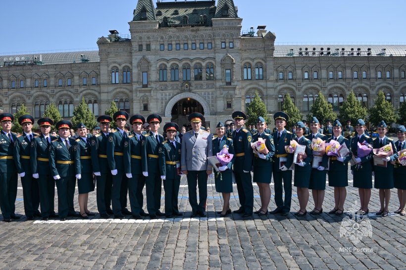 На Красной площади состоялся выпуск молодых специалистов