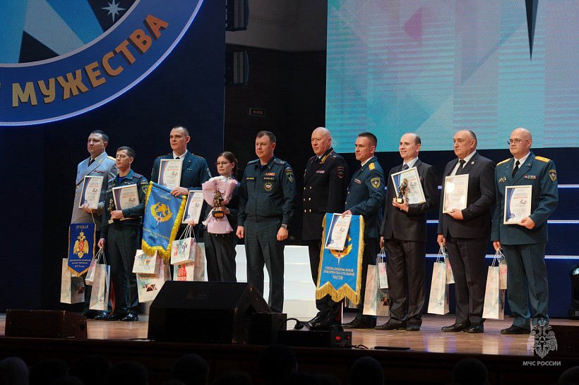 Александр Куренков лично поздравил победителей фестиваля по безопасности «Созвездие мужества»